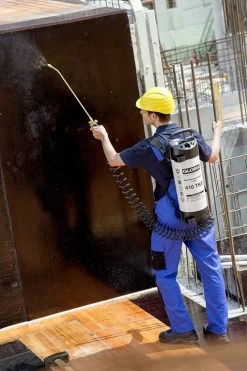 Gloria Hogedrukspuit Staal 410TKS Profiline - 10 Liter -Ongedierte - Plagen Winkel gloria410tksprofilineanwendung2